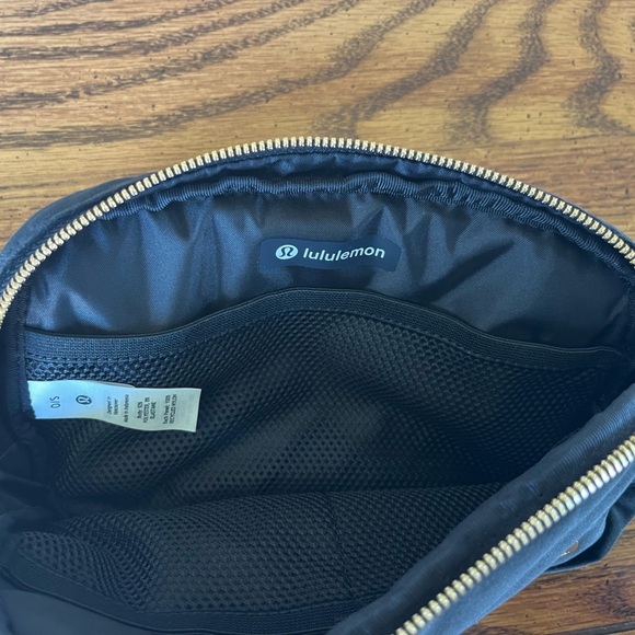 Lululemon belt bag - Picture 2 of 4